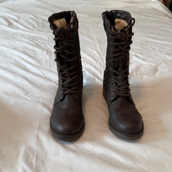 SM Quilted Fireside Women’s Boots 9.5M Brown Faux Fur Lined Adjustable Height - Picture 2 of 10